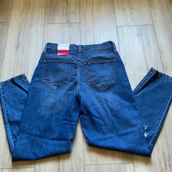 Distressed Mom jeans - Picture 5 of 5